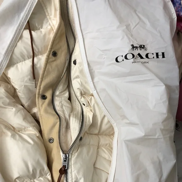 Coach luxury women’s cream long puffer jacket- NWOT- Size Large - Picture 6 of 10